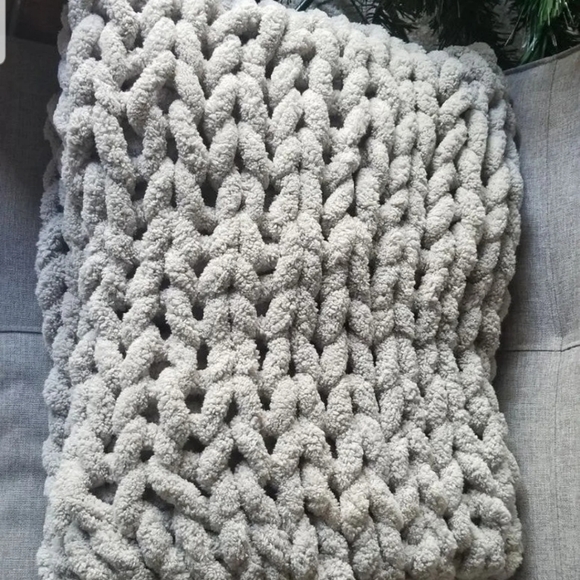 Blanket knit chunky gray